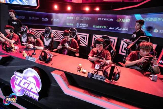 选帅往往需 选帅往往需