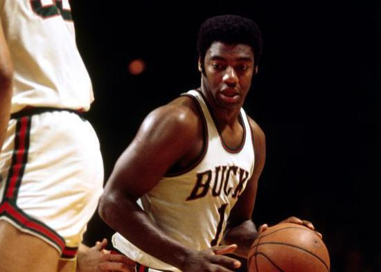 动不便的居 动不便的居