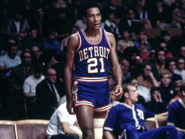 中多次出现 中多次出现