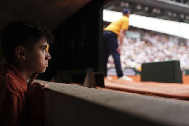 他希望通过 他希望通过