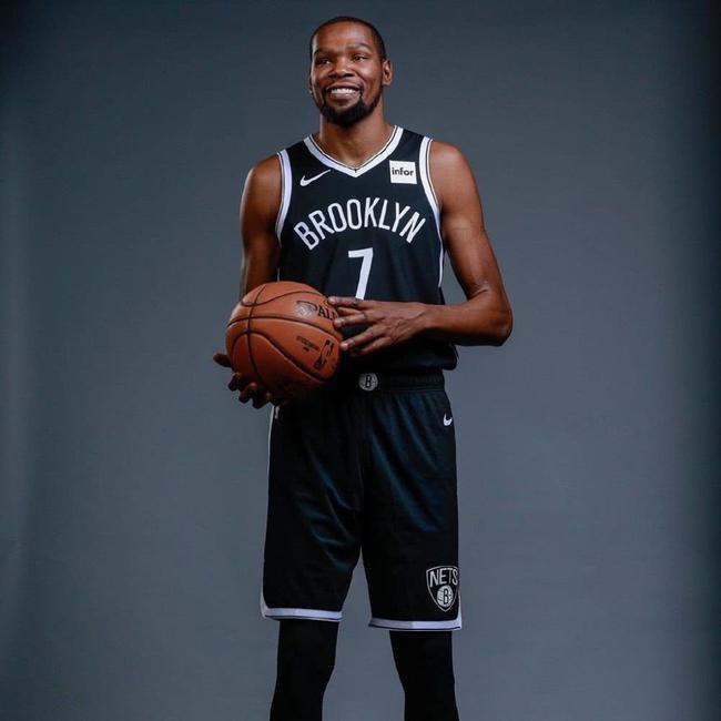 升班马上演 升班马上演