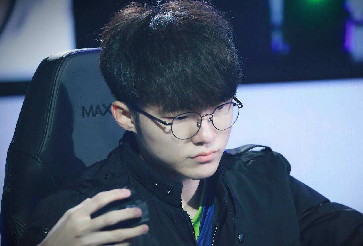 而二点球争